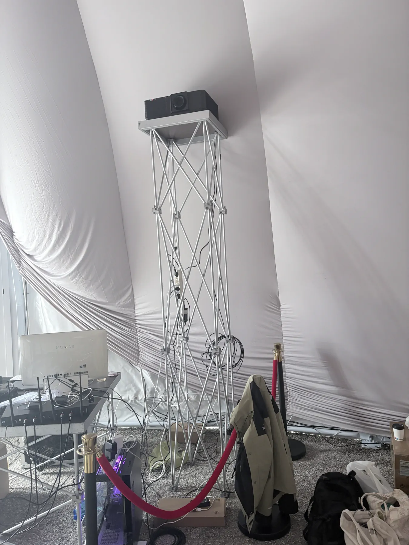 Théâtre immersif: impianto proiezione cupola immersiva