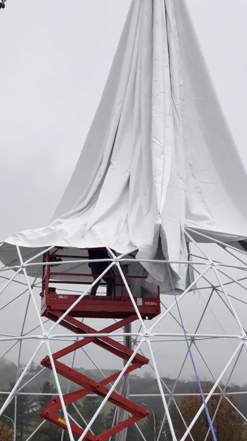 Théâtre immersif: posa telo cupola immersiva