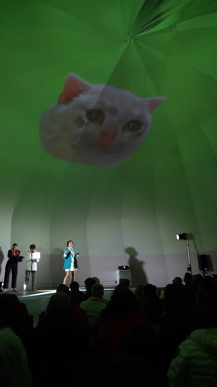 Théâtre immersif: presentazione live pubblico cupola immersiva