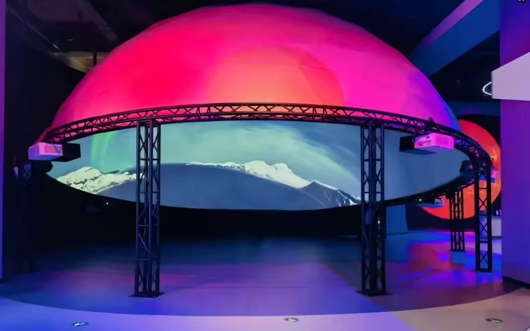 Superficie fulldome di Tholus Venue mantenuta a pressione negativa
